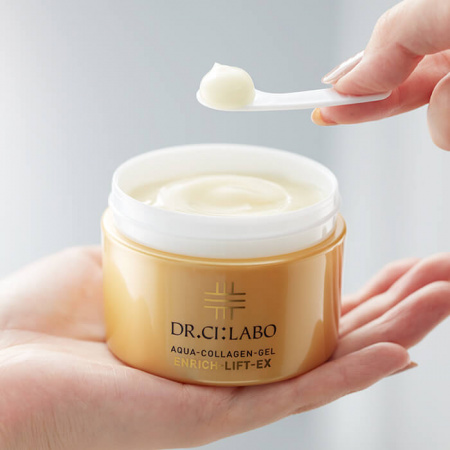 Dr.Ci:Labo Aqua-Collagen-Gel гель "Всё в одном"